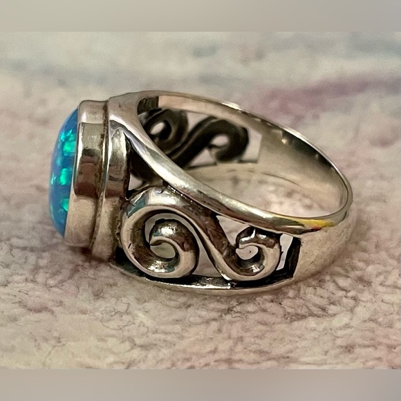 Gorgeous Blue Opal and Sterling Silver Ring Size 6 - Picture 3 of 10
